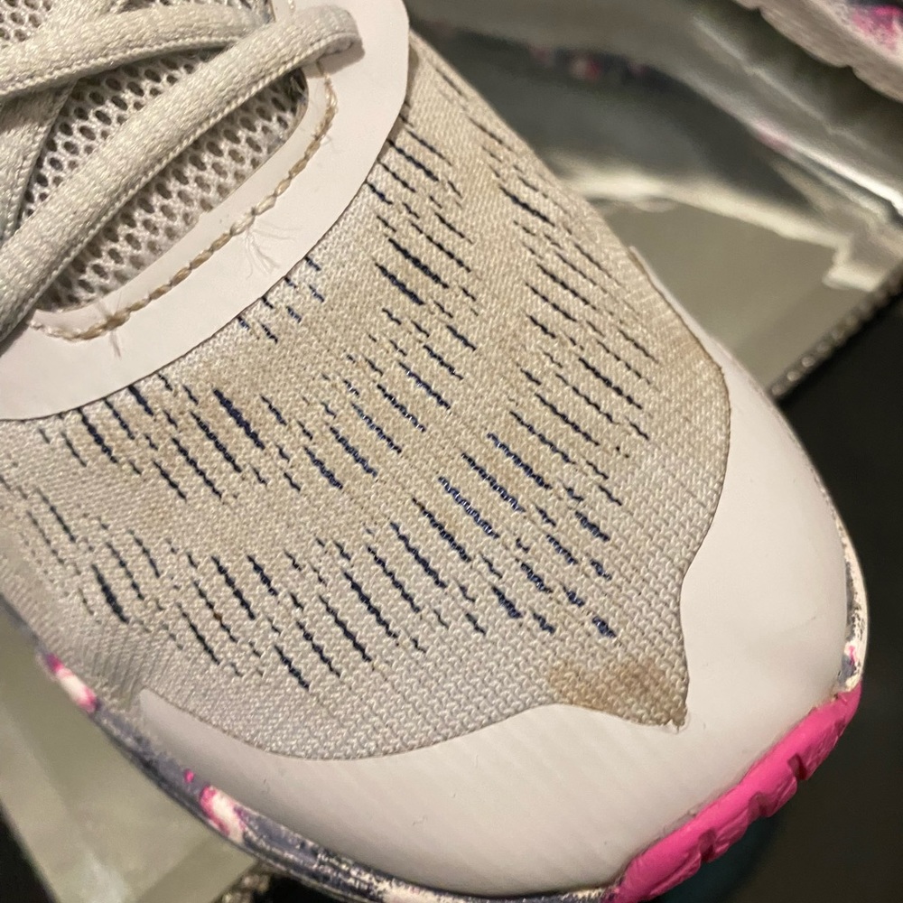 Under Armour - Picture 7 of 7